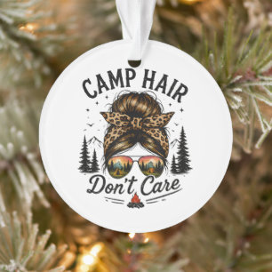 Cheveux de camp, on s'en fiche, chignon désordonné