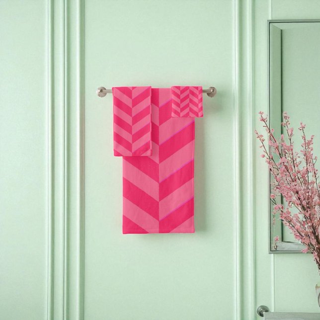 Chevron rose Chic et douce salle de bain Essentiel (Pink Chevron Chic and Soft Bathroom Essential Bath Towel Set)