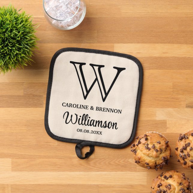 Chic Couple Names Family Monogram Established Date Pot Holder (Top Down)