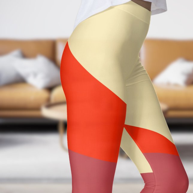 Chic Cream and Red Angles Leggings (Chic Cream and Red Angles Leggings)