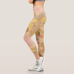 Chic Gold Leaf and Butterfly Pink Background Capri Leggings