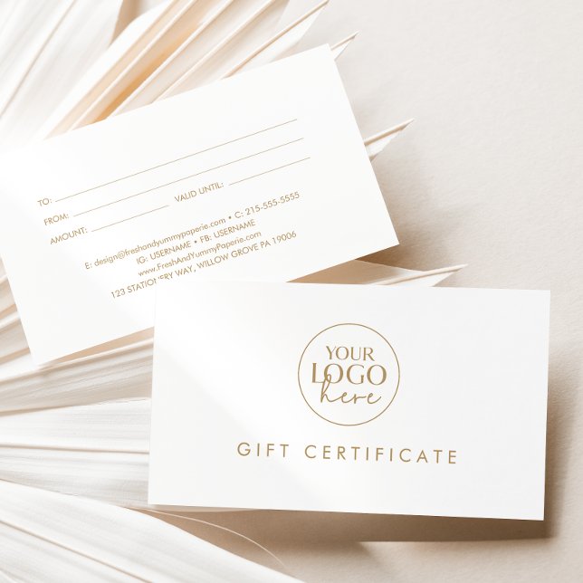 Chic Gold Typographie Logo Certificat cadeau (Créateur téléchargé)