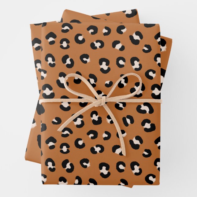 Chic Leopard Print Wrapping Paper (In situ)