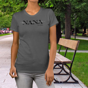 Chic Nana Grandchildren Names Est T-Shirt