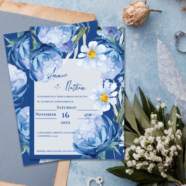 Chic Pretty Blue Flowers Trendy Floral Wedding Invitation (Chic Pretty Blue Flowers Trendy Floral Wedding Invitation)