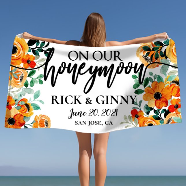 Chic Wedding Honeymoon Gifts Personalized Floral Beach Towel (Chic Wedding Honeymoon Gifts Personalized Floral Beach Towel)