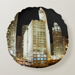 Chicago famous landmark at night round pillow