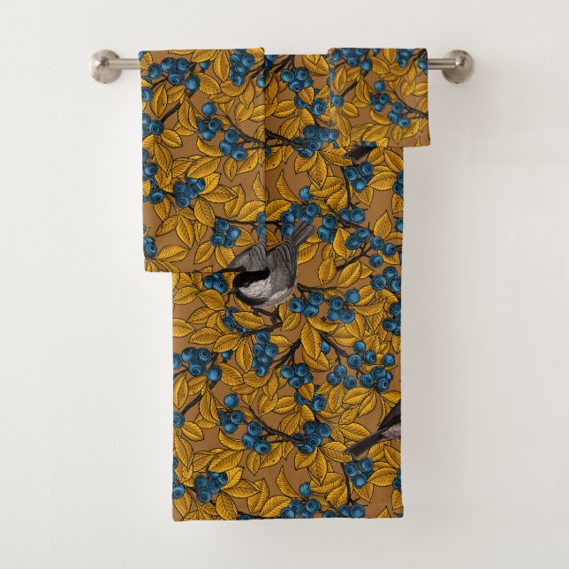 Chickadee birds on blueberry branches bath towel set (Insitu)