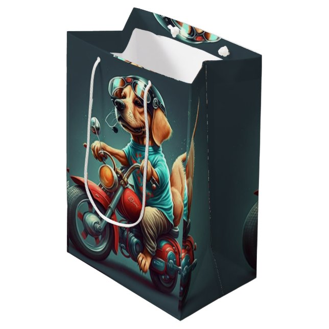 Chien cool conduisant un sac cadeau de moto (Devant Angle)