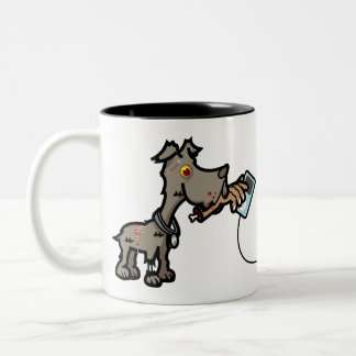 Chien de zombi cherchant la tasse à deux tons
