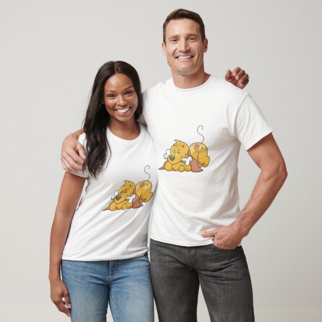 Chien heureux avec des T-shirts et des cadeaux (Unisexe)