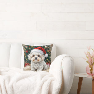 Chien maltais de Noël sur un Coussin à fourrure