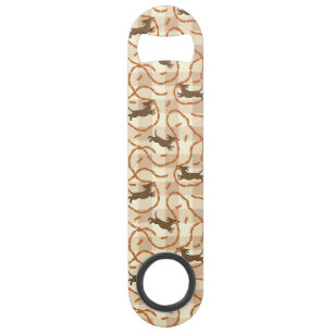 chiens chanceux avec l'arrière - plan de saucisses