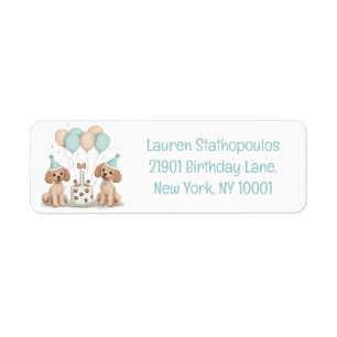 Chiens de caniche normaux d'anniversaire