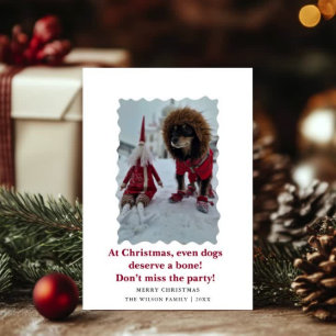 Chiens drôles et mignons disant carte de vacances 