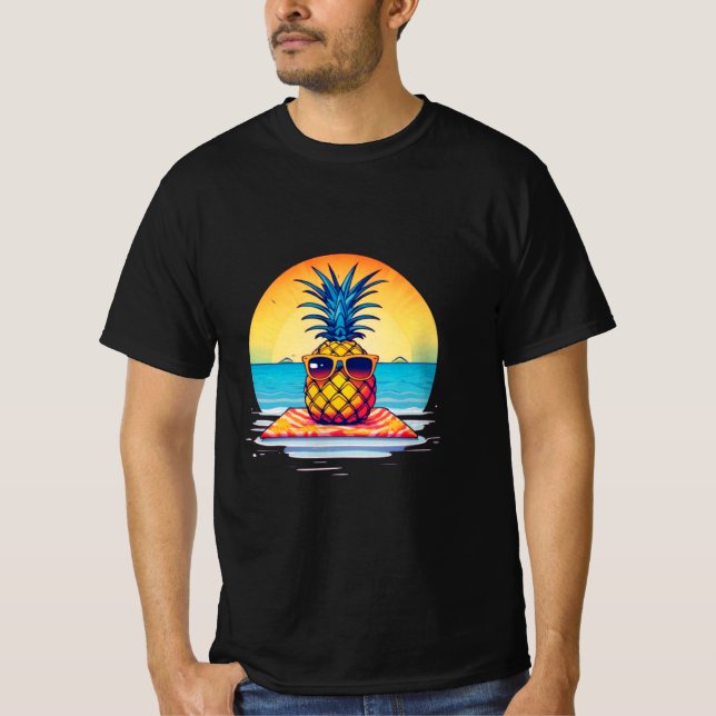 Chill Pineapple Summer Vibes Design, T-Shirt (Front)