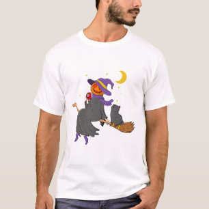Chillin Halloween  T-Shirt