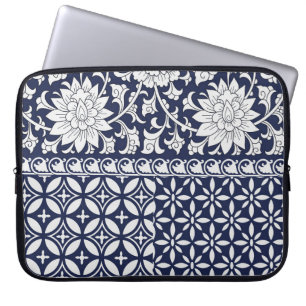 Chinese Elegance: Seamless Ornament Laptop Sleeve