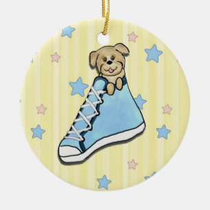 Chiot dans un ornement bleu de chaussure
