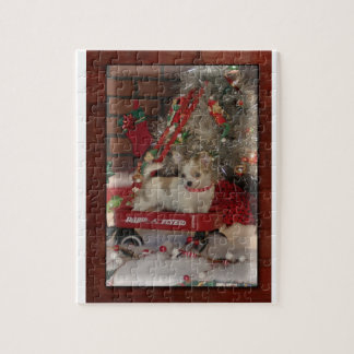 Chiot mignon de chiwawa de Noël dans le puzzle de