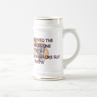 Chope À Bière Dave le type de karaoke "j'ai survécu" à la bière