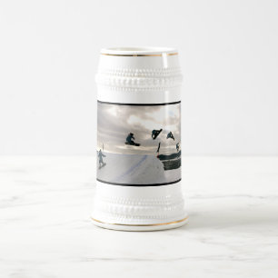 Chope À Bière Faire du surf des neiges la bière Stein de tours