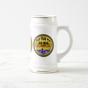 Chope À Bière Mains montrant à part un poisson et un bateau ave