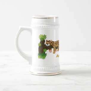 Chope À Bière Un mignon léopard dormant dans un arbre dessin ani