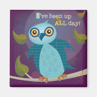 Chouette à gros yeux dans un aimant à lumière de l