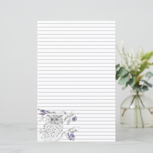 Chouette Dans Un Arbre Gris Papier À Lettres Écrit (Debout devant)