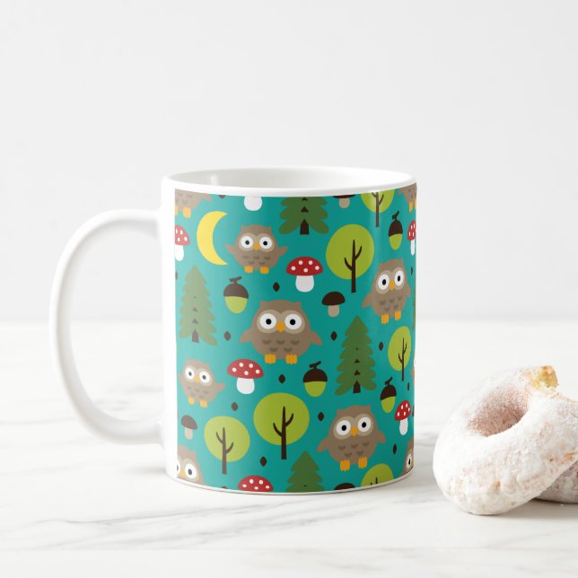 Chouettes Dans La Mug De Café De La Forêt (Avec donut)