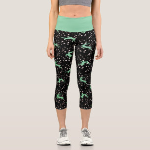 Christmas Deer Star Winter Pattern Capri Leggings