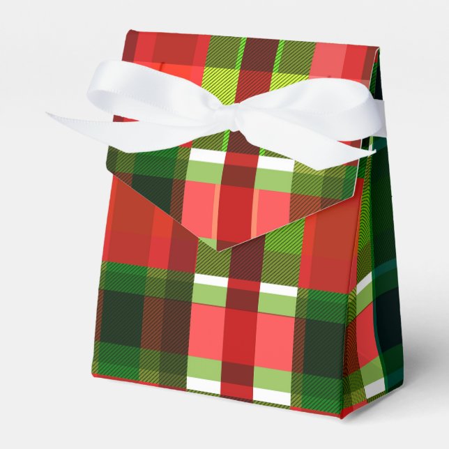 Christmas Holiday Chequered Squares Buffalo Plaid Favor Box (Front Side)