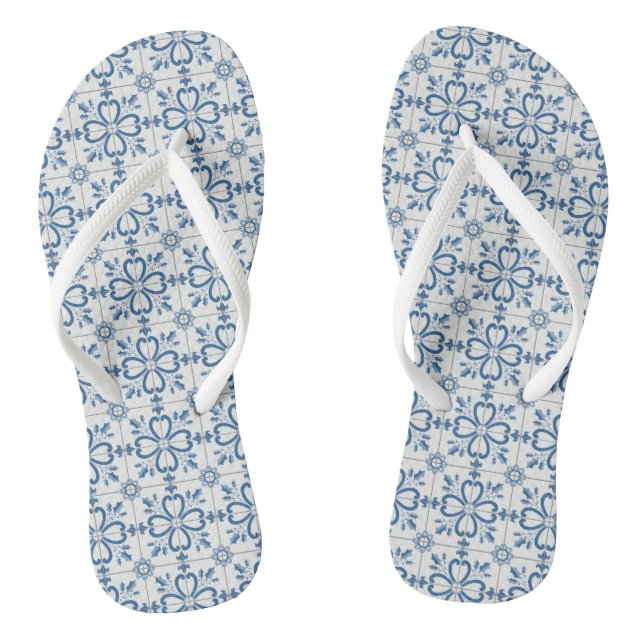 Christmas holly leaves and flowers petals tiles flip flops (Footbed)