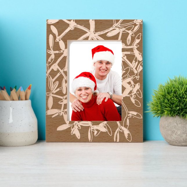 Christmas Mistletoe and Berries Botanical Etched Frames (Creator Uploaded)