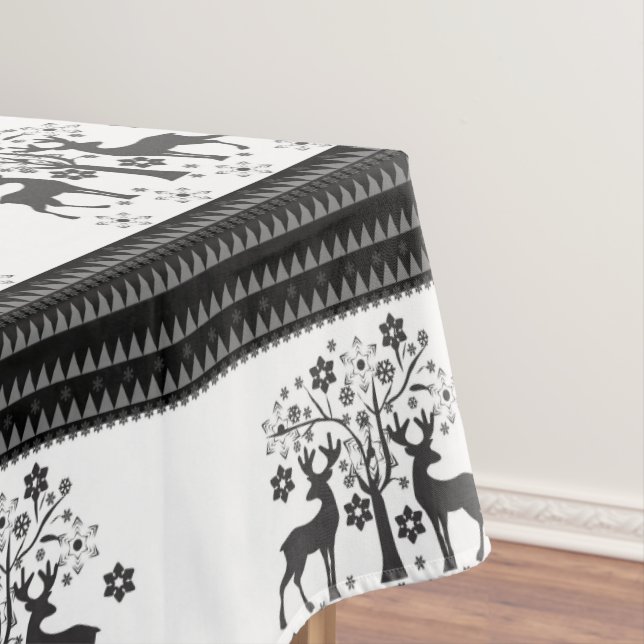 Christmas patterns tablecloth (In Situ)