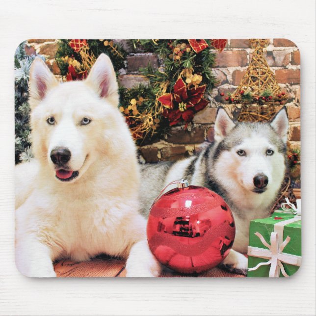 Christmas - Siberian Huskies - Bailey and Katya Mouse Pad (Front)