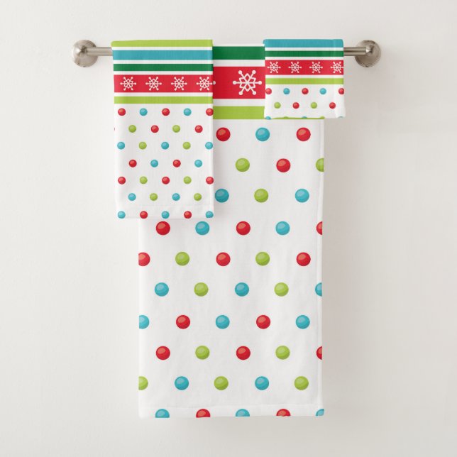 Christmas snowflake polka dot pattern festive bath towel set (Insitu)