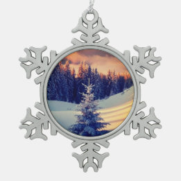 Christmas tree decoration in the form of snowflake