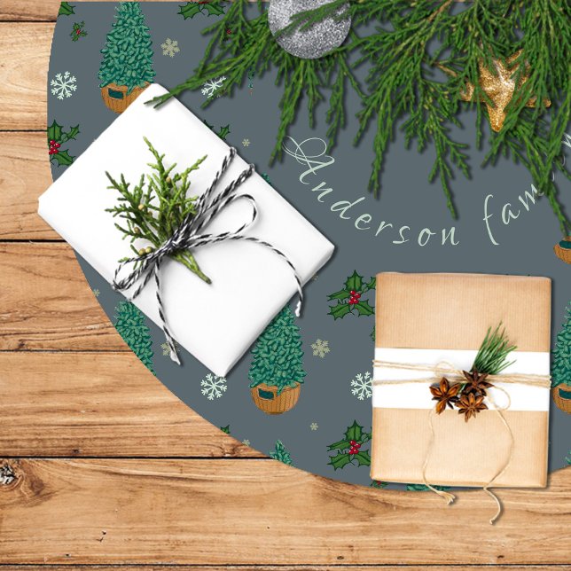 Christmas tree with holly and snowflakes brushed polyester tree skirt (Christmas tree with holly and snowflakes brushed polyester tree skirt
)