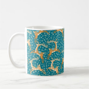 Christmas vintage seamless pattern with reindeer. coffee mug