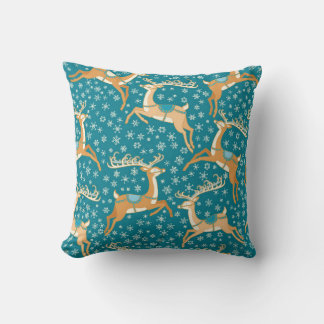 Christmas vintage seamless pattern with reindeer. throw pillow