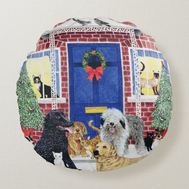 Christmas Warmth Round Pillow (Front)