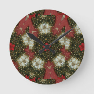 Christmas Wreath Red Green Gold with Red Star Round Clock