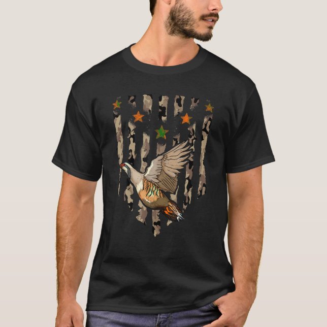 Chukar Bird Hunting Usa American Flag Camouflage T T-Shirt (Front)