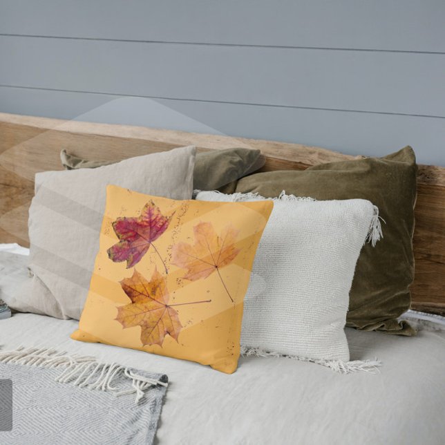Chute des feuilles d'automne Brown et Coussin oran (Créateur téléchargé)