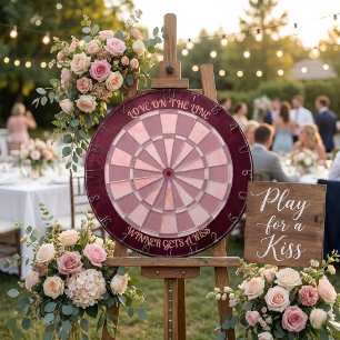 Cible De Fléchettes L'Amour Sur La Ligne Couple Romantique Marbre Rose