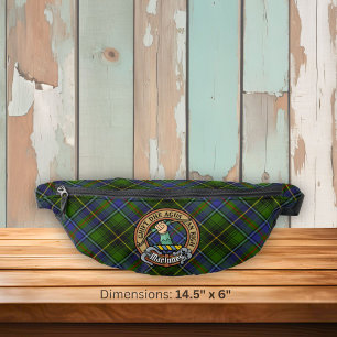 Cimier du clan MacInnes sur tartan