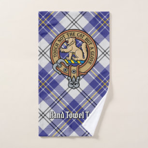 Cimier du clan MacPherson sur tartan bleu de robe