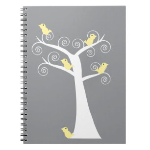 Cinq oiseaux jaunes dans un Carnet d'arbre